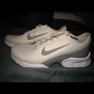 Women’s Nike shoes